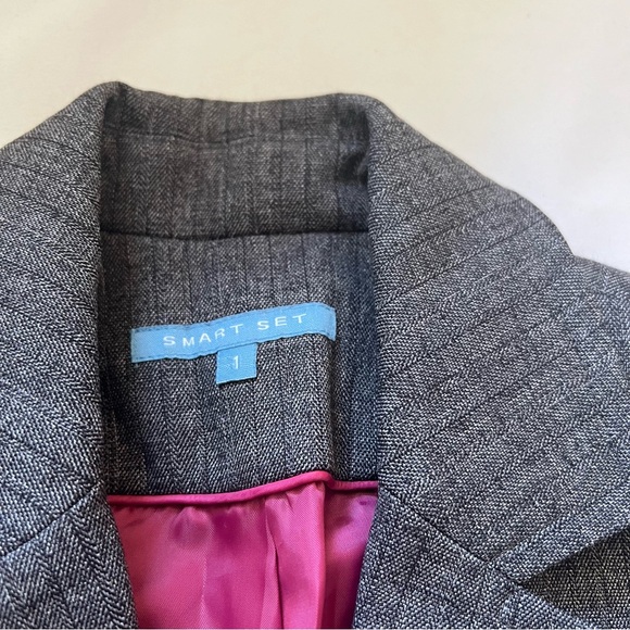 Smart Set Blazer - Picture 4 of 4